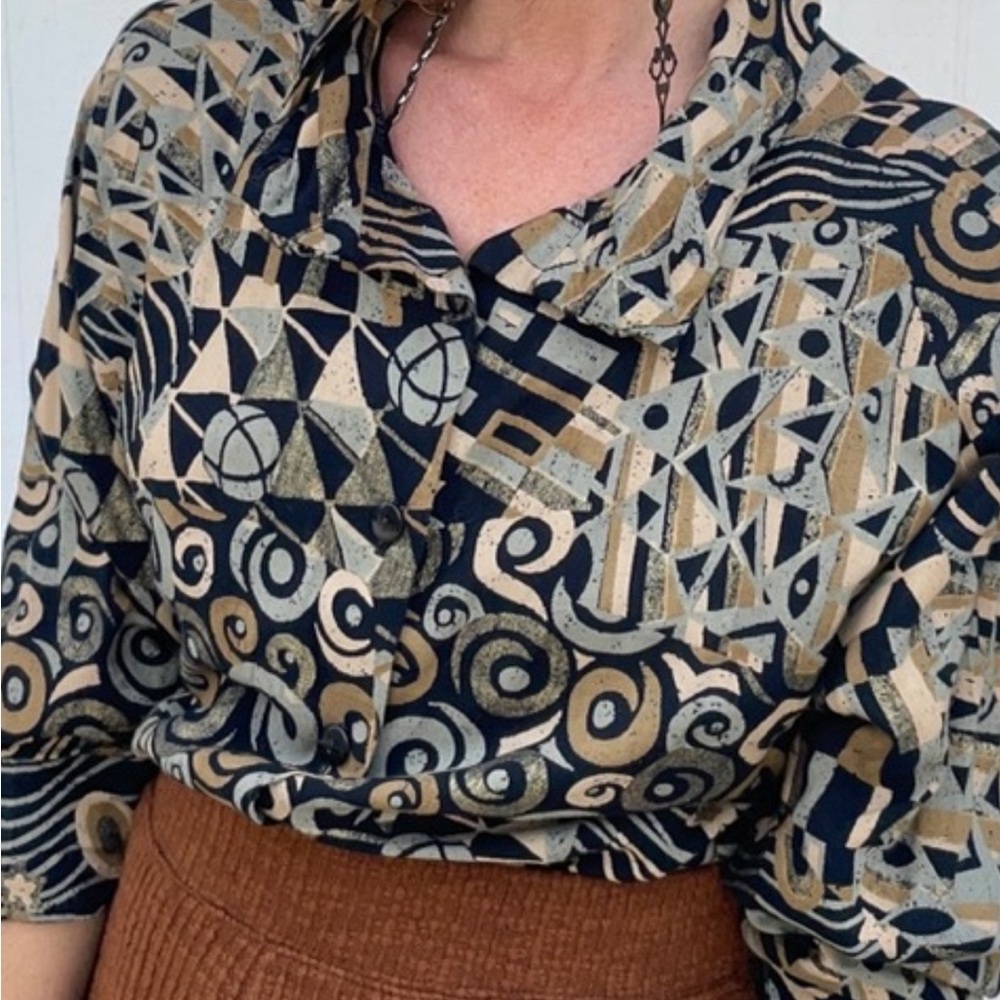 Vintage blouse. So cool. - Picture 5 of 5